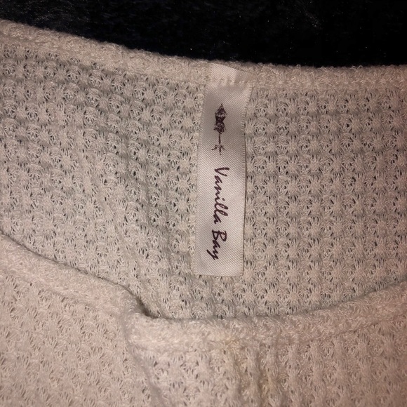 Vanilla Bay Natural Textured Top Crochet Shoulders - Picture 8 of 9